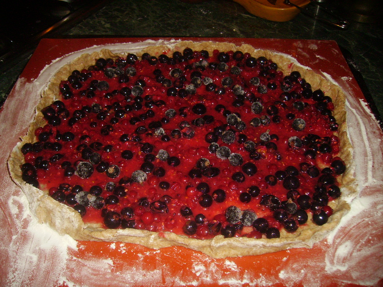 Простой пирог с ягодами