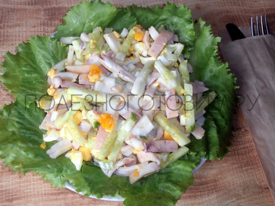 Диетический салат с кальмарами (ПП) — рецепт с фото пошагово