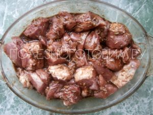 Как вкусно приготовить свинину в духовке 
