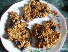 Миниатюра к статье Домашние мюсли: полезный завтрак и хрустящее печенье одновременно