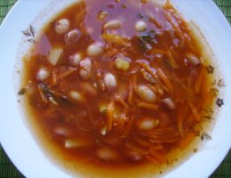 Миниатюра к статье Томатный суп с фасолью