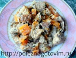 Миниатюра к статье Курица с тыквой и грибами в сметане